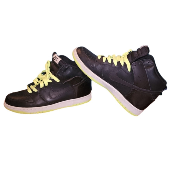 Nike Black and Neon Green Men's Shoes - Picture 1 of 15